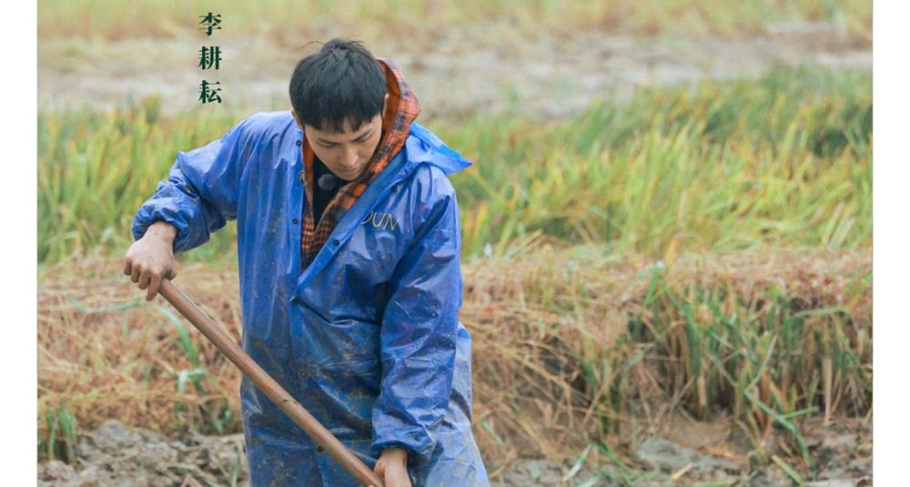 《种地吧》下期精彩：种地团热血挑战搬运30吨化肥