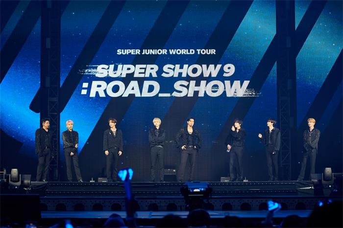 SUPER JUNIOR安可演唱会盛况空前，以更加丰富多彩的演出吸引歌迷们，令人感受到了强大实力！