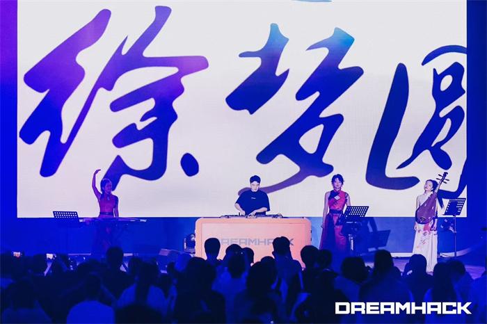 徐梦圆出道十周年：以电音为笔 绘国风新篇